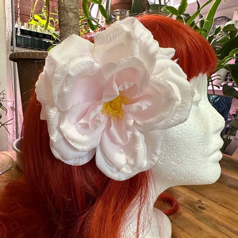 Flower hair clip